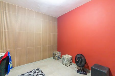 Casa à venda com 220m², 4 quartos e 2 vagasEscritório