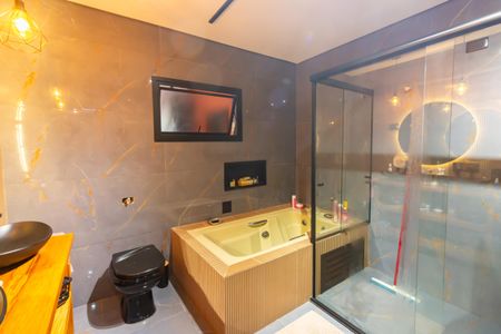 Casa à venda com 220m², 4 quartos e 2 vagasBanheiro da Suíte