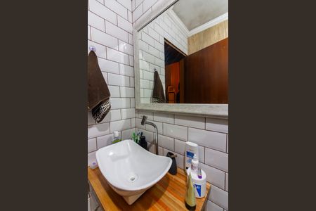 Casa à venda com 220m², 4 quartos e 2 vagasBanheiro 