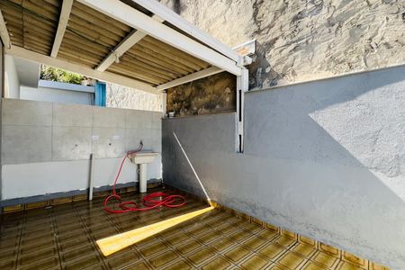 Casa à venda com 170m², 3 quartos e 2 vagasÁrea de Serviço