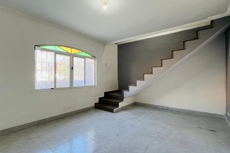 Casa à venda com 170m², 3 quartos e 2 vagasSala