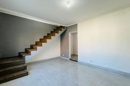 Casa à venda com 170m², 3 quartos e 2 vagasSala