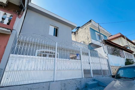 Casa à venda com 170m², 3 quartos e 2 vagasFachada