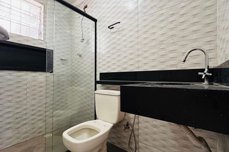 Casa à venda com 170m², 3 quartos e 2 vagasBanheiro 1