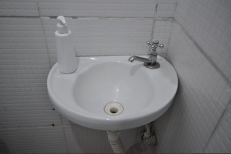 Casa à venda com 74m², 3 quartos e sem vagaBanheiro de Serviço