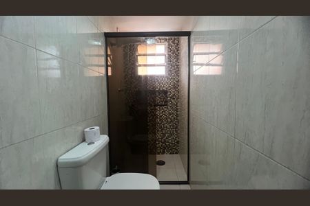 Casa para alugar com 70m², 2 quartos e sem vaga Casa para alugar com 70m², 2 quartos e sem vagaBanheiro