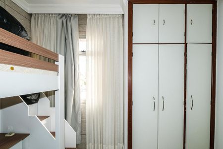 Apartamento à venda com 200m², 5 quartos e 3 vagasQuarto 2