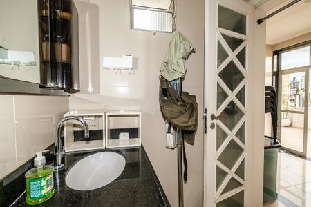 Apartamento à venda com 200m², 5 quartos e 3 vagasBanheiro 2