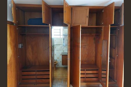 Casa à venda com 5 quartos, 330m² em Vila Brasilina, São Paulo