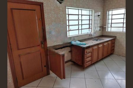 Casa à venda com 5 quartos, 330m² em Vila Brasilina, São Paulo