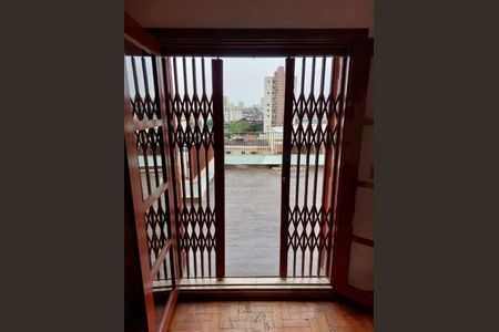 Casa à venda com 5 quartos, 330m² em Vila Brasilina, São Paulo