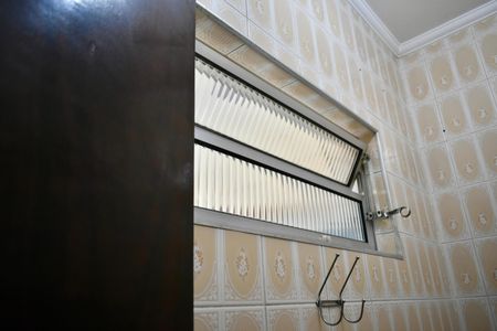 Casa à venda com 170m², 4 quartos e 2 vagas Casa à venda com 170m², 4 quartos e 2 vagasBanheiro de Serviço