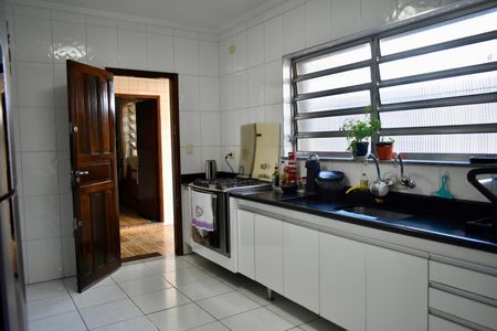 Casa à venda com 170m², 4 quartos e 2 vagas Casa à venda com 170m², 4 quartos e 2 vagasCozinha