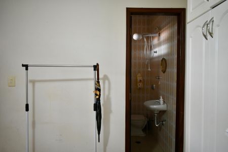 Casa à venda com 170m², 4 quartos e 2 vagas Casa à venda com 170m², 4 quartos e 2 vagasQuarto de Serviço