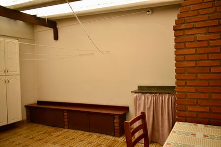 Casa à venda com 170m², 4 quartos e 2 vagas Casa à venda com 170m², 4 quartos e 2 vagasÁrea gourmet