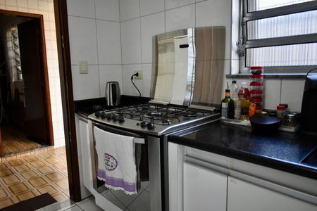 Casa à venda com 170m², 4 quartos e 2 vagas Casa à venda com 170m², 4 quartos e 2 vagasCozinha