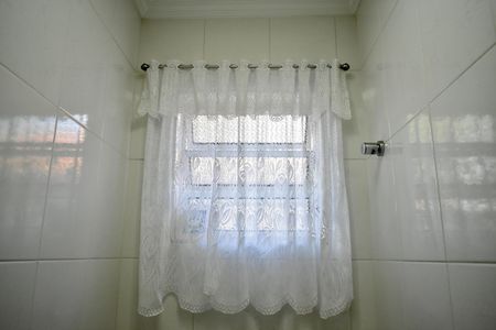 Casa à venda com 170m², 4 quartos e 2 vagas Casa à venda com 170m², 4 quartos e 2 vagasLavabo