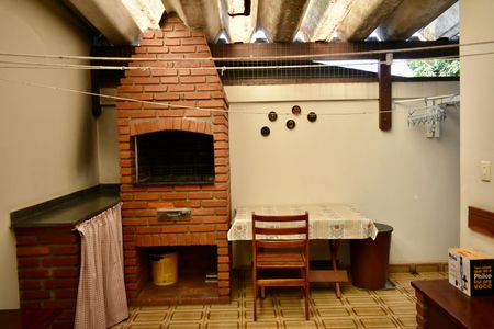 Casa à venda com 170m², 4 quartos e 2 vagas Casa à venda com 170m², 4 quartos e 2 vagasÁrea gourmet