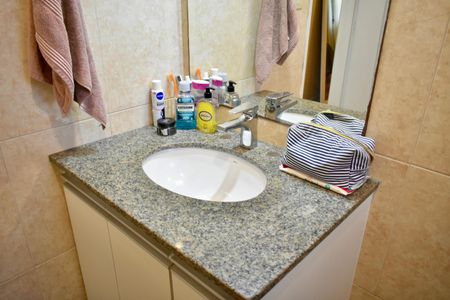 Casa à venda com 170m², 4 quartos e 2 vagas Casa à venda com 170m², 4 quartos e 2 vagasBanheiro da Suíte