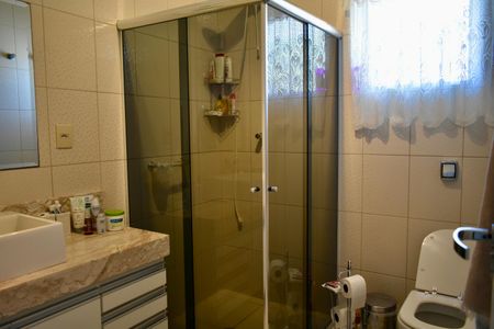 Casa à venda com 170m², 4 quartos e 2 vagas Casa à venda com 170m², 4 quartos e 2 vagasBanheiro Social