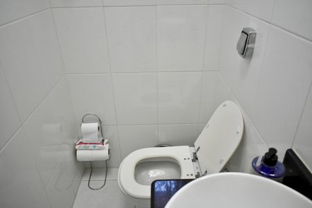 Casa à venda com 170m², 4 quartos e 2 vagas Casa à venda com 170m², 4 quartos e 2 vagasLavabo