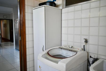 Casa à venda com 170m², 4 quartos e 2 vagas Casa à venda com 170m², 4 quartos e 2 vagasÁrea de Serviço