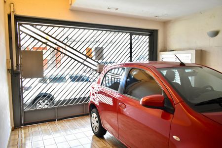 Casa à venda com 170m², 4 quartos e 2 vagas Casa à venda com 170m², 4 quartos e 2 vagasGaragem