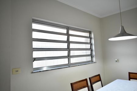 Casa à venda com 170m², 4 quartos e 2 vagas Casa à venda com 170m², 4 quartos e 2 vagasCozinha