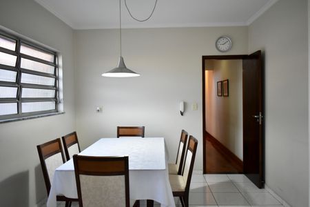 Casa à venda com 170m², 4 quartos e 2 vagas Casa à venda com 170m², 4 quartos e 2 vagasCozinha