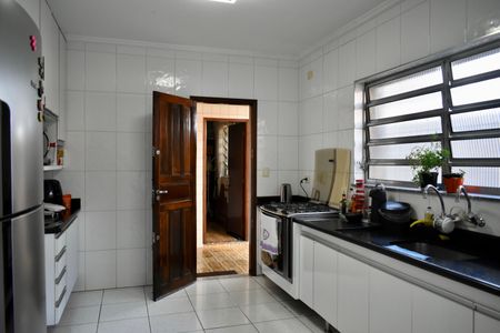 Casa à venda com 170m², 4 quartos e 2 vagas Casa à venda com 170m², 4 quartos e 2 vagasCozinha