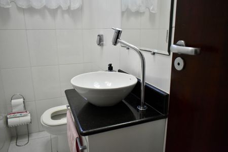 Casa à venda com 170m², 4 quartos e 2 vagas Casa à venda com 170m², 4 quartos e 2 vagasLavabo