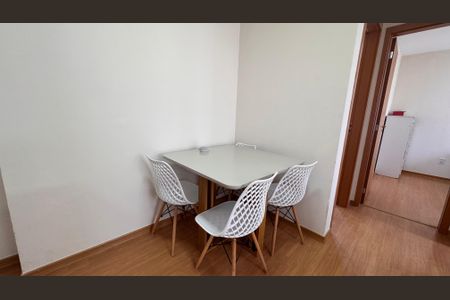 Apartamento à venda com 43m², 2 quartos e 1 vaga Apartamento à venda com 43m², 2 quartos e 1 vagaSala de Jantar