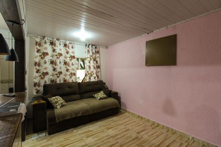 Casa à venda com 420m², 3 quartos e 3 vagas Casa à venda com 420m², 3 quartos e 3 vagasSala