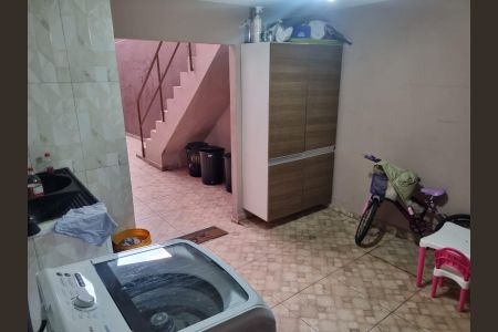 Casa à venda com 162m², 3 quartos e 4 vagas Casa à venda com 162m², 3 quartos e 4 vagasÁrea de Serviço