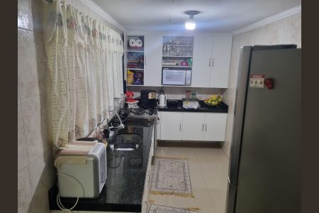 Casa à venda com 162m², 3 quartos e 4 vagas Casa à venda com 162m², 3 quartos e 4 vagasCozinha