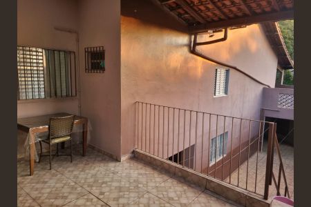 Casa à venda com 162m², 3 quartos e 4 vagas Casa à venda com 162m², 3 quartos e 4 vagasÁrea Externa