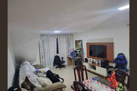 Casa à venda com 162m², 3 quartos e 4 vagas Casa à venda com 162m², 3 quartos e 4 vagasSala