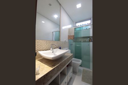 Casa à venda com 450m², 3 quartos e 10 vagasBanheiro Social 2