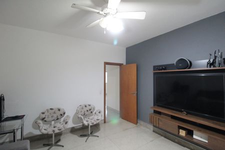 Casa à venda com 450m², 3 quartos e 10 vagasSala de TV