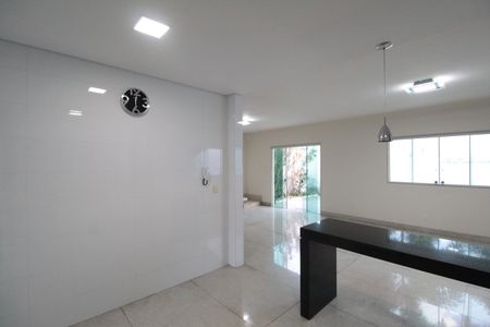 Casa à venda com 450m², 3 quartos e 10 vagasCozinha