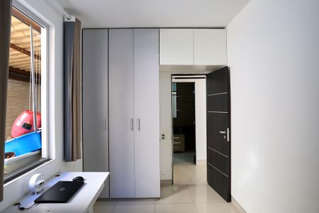Casa à venda com 217m², 3 quartos e 2 vagas Casa à venda com 217m², 3 quartos e 2 vagasQuarto 3