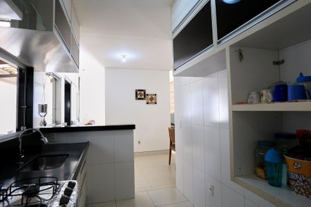 Casa à venda com 217m², 3 quartos e 2 vagas Casa à venda com 217m², 3 quartos e 2 vagasCozinha
