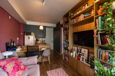 Sala de apartamento para alugar com 1 quarto, 48m² em Parque Industrial Tomas Edson, São Paulo