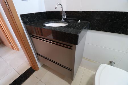 Apartamento para alugar com 66m², 2 quartos e 1 vagaBanheiro Social