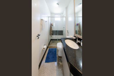 Apartamento à venda com 214m², 3 quartos e 4 vagasBanheiro