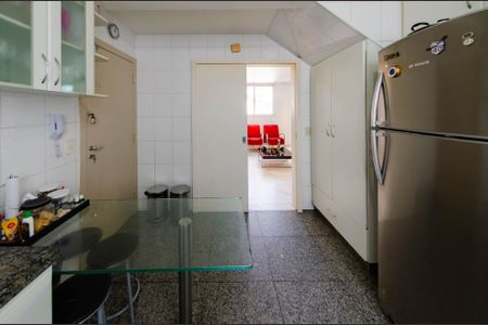 Apartamento à venda com 214m², 3 quartos e 4 vagasCozinha