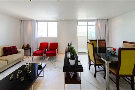 Apartamento à venda com 214m², 3 quartos e 4 vagasSala