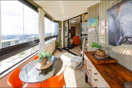 Apartamento à venda com 115m², 3 quartos e 2 vagasVaranda