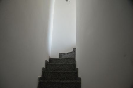 Apartamento à venda com 85m², 2 quartos e 1 vagaEscada