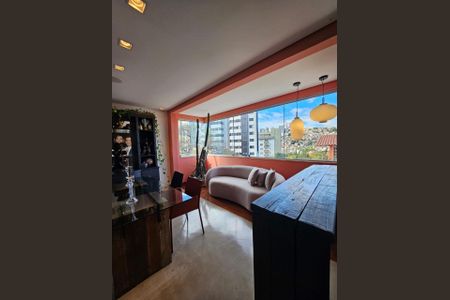 Apartamento à venda com 305m², 4 quartos e 2 vagas Apartamento à venda com 305m², 4 quartos e 2 vagasQuarto 4